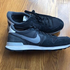Nike Internationalist Women’s Shoes Size 7
